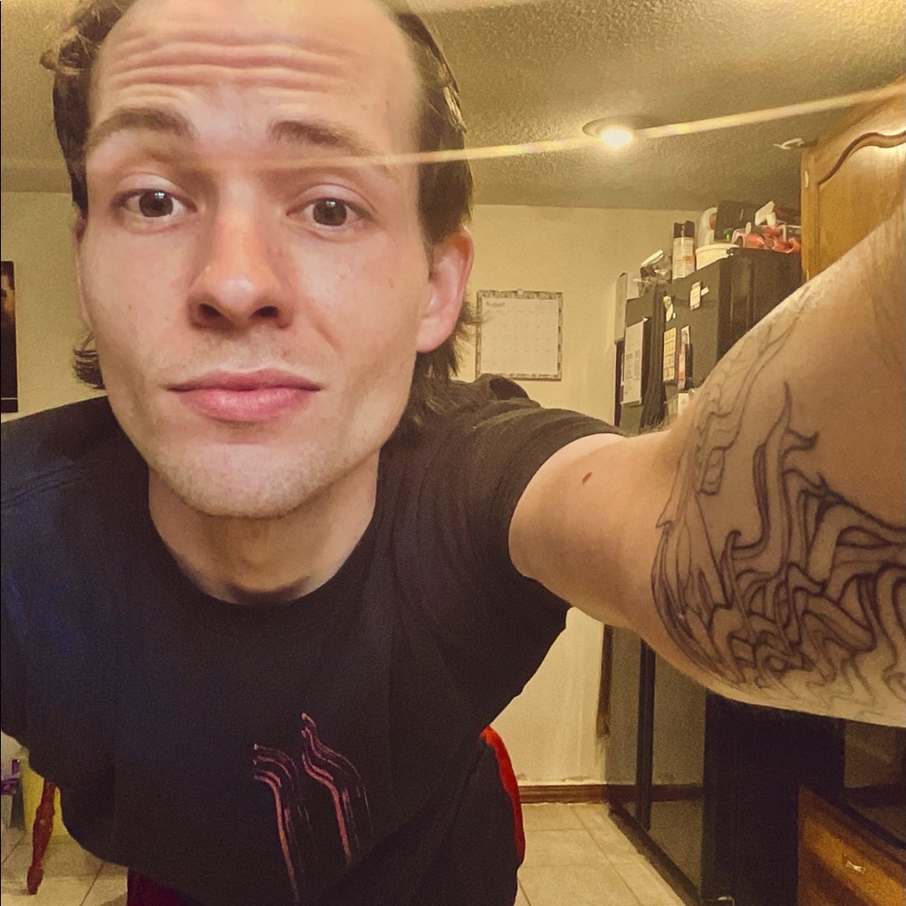 Meet your Posher, Travis!